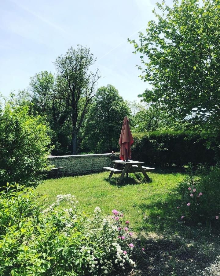 As Seen On A New Life In The Sun - Beautiful 3 Bedroom Cottage With Shared Pool Montboyer Bagian luar foto